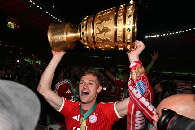 23.05.2026, xsltx, Fussball DFB Pokal Finale, FC Bayern München - VfB Stuttgart v.l. Jubel, Freude über den Pokalsieg Joshua Kimmich (FC Bayern Muenchen) (DFL DFB REGULATIONS PROHIBIT ANY USE OF PHOTOGRAPHS as IMAGE SEQUENCES and or QUASI-VIDEO) Berlin