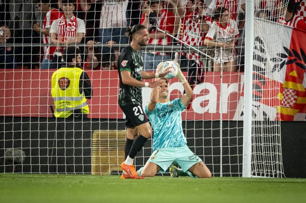 Goalkeeper Matias Dituro (Elche CF) smiles during a La Liga EA Sports match between Girona FC and Elche CF at Estadi Municipal de Montilivi in Girona, , Spain, on May 23 2026. Photo by Felipe Mondino Copyright: x@FELIPExMONDINOx