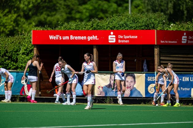 BHC 1. Damen - Club Raffelberg - Feldhockey, 2. Playdown Spiel, 1. Bundesliga, Frauen Bremen, Deutschland, 23.05.26: BHC 1. Damen - Club Raffelberg im Bremer Hockey-Club e.V. am 23.05.2026 in Bremen, Deutschland. (Foto von Axel Kaste) Vor dem Spiel einspielen, warmmachen Bremen Bremer Hockey-Club e.V. Freie Hansestadt Bremen Deutschland