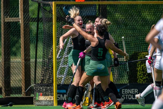 BHC 1. Damen - Club Raffelberg - Feldhockey, 2. Playdown Spiel, 1. Bundesliga, Frauen Bremen, Deutschland, 23.05.26: BHC 1. Damen - Club Raffelberg im Bremer Hockey-Club e.V. am 23.05.2026 in Bremen, Deutschland. (Foto von Axel Kaste) Torjubel zum Ausgleich Raffelberg Bremen Bremer Hockey-Club e.V. Freie Hansestadt Bremen Deutschland