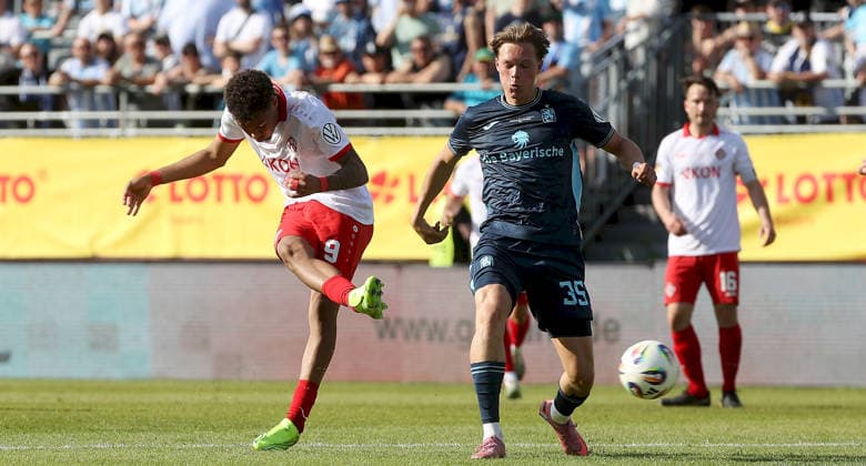 23.05.2026, xfsx, Herren, Fussball, Saison 2025 2026, BFV Verbandspokal, Finale: FC Wuerzburger Kickers - TSV 1860 Muenchen v.li.: Jermain Nischalke (FC Wuerzburger Kickers), Xaver Kiefersauer (TSV 1860 Muenchen) Wuerzburg AKON ARENA Bayern Deutschland