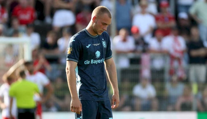 23.05.2026, xfsx, Herren, Fussball, Saison 2025 2026, BFV Verbandspokal, Finale: FC Wuerzburger Kickers - TSV 1860 Muenchen v.li.: Lasse Fassmann (TSV 1860 Muenchen) enttaeuscht schauend, Enttaeuschung, disappointed, Einzelbild Wuerzburg AKON ARENA Bayern Deutschland