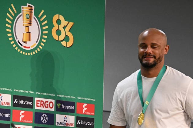 23.05.2026, xsltx, Fussball DFB Pokal Finale, FC Bayern München - VfB Stuttgart v.l. Trainer head coach Vincent Kompany (FC Bayern Muenchen) auf der Pressekonferenz (DFL DFB REGULATIONS PROHIBIT ANY USE OF PHOTOGRAPHS as IMAGE SEQUENCES and or QUASI-VIDEO) Berlin