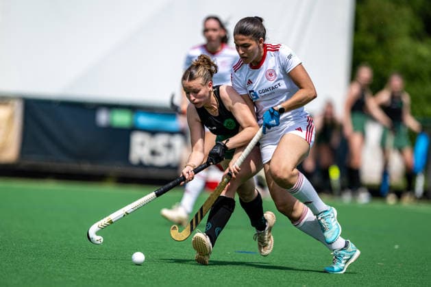 BHC 1. Damen - Club Raffelberg - Feldhockey, 2. Playdown Spiel, 1. Bundesliga, Frauen Bremen, Deutschland, 23.05.26: BHC 1. Damen - Club Raffelberg im Bremer Hockey-Club e.V. am 23.05.2026 in Bremen, Deutschland. (Foto von Axel Kaste) Pauline Scherrer, rechts Bremen Bremer Hockey-Club e.V. Freie Hansestadt Bremen Deutschland