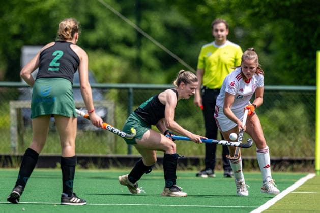 BHC 1. Damen - Club Raffelberg - Feldhockey, 2. Playdown Spiel, 1. Bundesliga, Frauen Bremen, Deutschland, 23.05.26: BHC 1. Damen - Club Raffelberg im Bremer Hockey-Club e.V. am 23.05.2026 in Bremen, Deutschland. (Foto von Axel Kaste) Rechts Lena Frerichs Bremen Bremer Hockey-Club e.V. Freie Hansestadt Bremen Deutschland