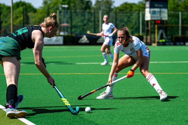 BHC 1. Damen - Club Raffelberg - Feldhockey, 2. Playdown Spiel, 1. Bundesliga, Frauen Bremen, Deutschland, 23.05.26: BHC 1. Damen - Club Raffelberg im Bremer Hockey-Club e.V. am 23.05.2026 in Bremen, Deutschland. (Foto von Axel Kaste) Sophia Wegener, CR, Lena Frerichs BHC rechts weiß Bremen Bremer Hockey-Club e.V. Freie Hansestadt Bremen Deutschland
