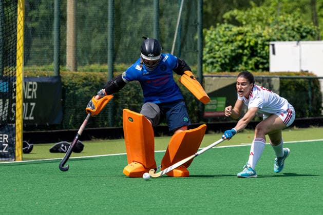 BHC 1. Damen - Club Raffelberg - Feldhockey, 2. Playdown Spiel, 1. Bundesliga, Frauen Bremen, Deutschland, 23.05.26: BHC 1. Damen - Club Raffelberg im Bremer Hockey-Club e.V. am 23.05.2026 in Bremen, Deutschland. (Foto von Axel Kaste) Pauline Scherrer rechts BHC Bremen Bremer Hockey-Club e.V. Freie Hansestadt Bremen Deutschland