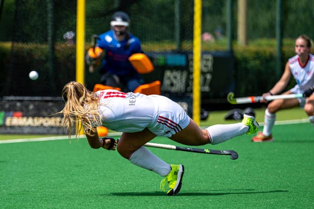 BHC 1. Damen - Club Raffelberg - Feldhockey, 2. Playdown Spiel, 1. Bundesliga, Frauen Bremen, Deutschland, 23.05.26: BHC 1. Damen - Club Raffelberg im Bremer Hockey-Club e.V. am 23.05.2026 in Bremen, Deutschland. (Foto von Axel Kaste) Delfina Granatto Torschuss, BHC, weiß, Torschuss mit der Agge Bremen Bremer Hockey-Club e.V. Freie Hansestadt Bremen Deutschland