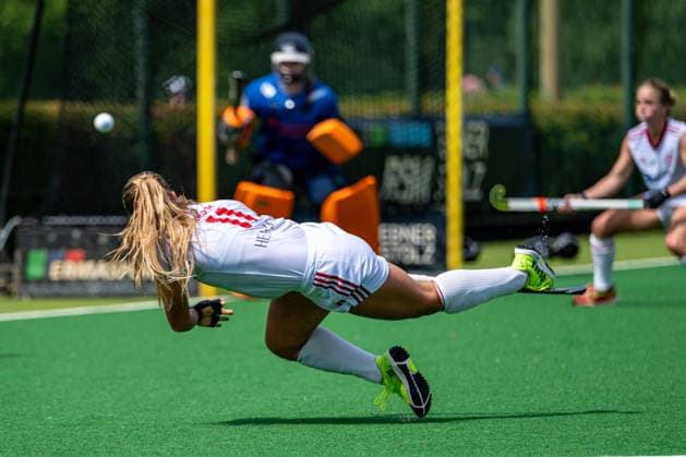 BHC 1. Damen - Club Raffelberg - Feldhockey, 2. Playdown Spiel, 1. Bundesliga, Frauen Bremen, Deutschland, 23.05.26: BHC 1. Damen - Club Raffelberg im Bremer Hockey-Club e.V. am 23.05.2026 in Bremen, Deutschland. (Foto von Axel Kaste) Delfina Granatto Torschuss, BHC, weiß, Torschuss mit der Agge Bremen Bremer Hockey-Club e.V. Freie Hansestadt Bremen Deutschland