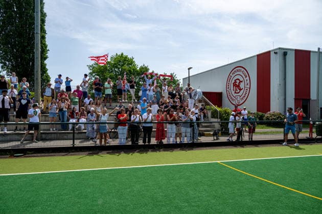 BHC 1. Damen - Club Raffelberg - Feldhockey, 2. Playdown Spiel, 1. Bundesliga, Frauen Bremen, Deutschland, 23.05.26: BHC 1. Damen - Club Raffelberg im Bremer Hockey-Club e.V. am 23.05.2026 in Bremen, Deutschland. (Foto von Axel Kaste) Sieg, Freude, Jubel, BHC Team spielt nächste Saison 1. Bundesliga Bremen Bremer Hockey-Club e.V. Freie Hansestadt Bremen Deutschland