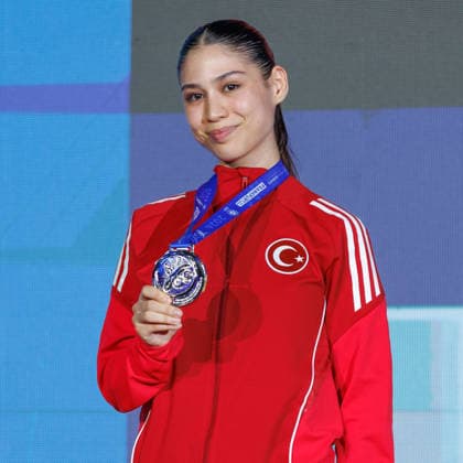 Siegerehrung Frauen Kumite -55; Zumra Rezzan Im (TUR); Zweitplatzierte, Silbermedaille, 23.05.2026, Frankfurt am Main (Deutschland), 61. Karate-Europameisterschaften 2026 Frankfurt Main