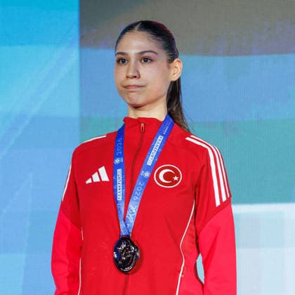 Siegerehrung Frauen Kumite -55; Zumra Rezzan Im (TUR); Zweitplatzierte, Silbermedaille, 23.05.2026, Frankfurt am Main (Deutschland), 61. Karate-Europameisterschaften 2026 Frankfurt Main