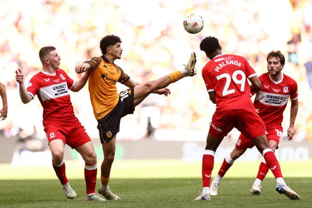 Middlesbrough v Hull City 23 May 2026, London - EFL Championship Playoff Final - Middlesbrough v Hull City - Mohamed Belloumi of Hull City stretches the reach the ball ahead of Adilson Malanda of Middlesbrough - Photo: Jacques Feeney Offside. London UK Copyright: xJacquesxFeeneyx xOffsidexOffside