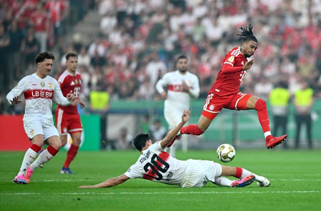Michael Olise FC Bayern Muenchen FCB (17) Aktion am Ball gegen Jose Maria Chema Andres Baixauli VfB Stuttgart (30) 83. DFB Pokalfinale FC Bayern Muenchen FCB vs VFB Stuttgart Olympiastadion Berlin 23.05.2026 DFL REGULATIONS PROHIBIT ANY USE OF PHOTOGRAPHS AS IMAGE SEQUENCES AND OR QUASI-VIDEO 83. DFB Pokalfinale FC Bayern Muenchen FCB vs VFB Stuttgart