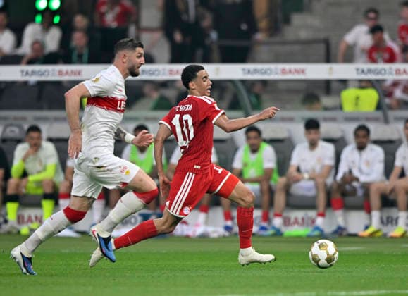 Jamal Musiala FC Bayern Muenchen FCB (10) Aktion am Ball Jeff Chabot VfB Stuttgart (24) 83. DFB Pokalfinale FC Bayern Muenchen FCB vs VFB Stuttgart Olympiastadion Berlin 23.05.2026 DFL REGULATIONS PROHIBIT ANY USE OF PHOTOGRAPHS AS IMAGE SEQUENCES AND OR QUASI-VIDEO 83. DFB Pokalfinale FC Bayern Muenchen FCB vs VFB Stuttgart