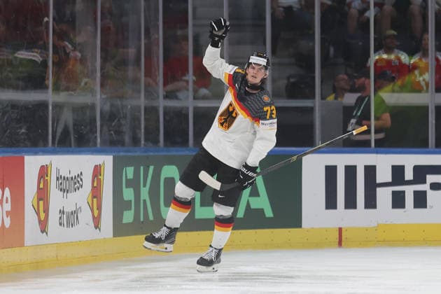23.05.2026 Swiss Life Arena Zuerich , SCHWEIZ, Herren Eishockey IIHF World Championship, WM, Weltmeisterschaft Zurich 2026 Gruppe A AUT - GER Lukas Reichel (GER) jubelt nach seinem Treffer zum 2:5 *** 23 05 2026 Swiss Life Arena Zurich , SWITZERLAND, Mens Ice Hockey IIHF World Championship Zurich 2026 Group A AUT GER Lukas Reichel GER celebrates after scoring 2 5 