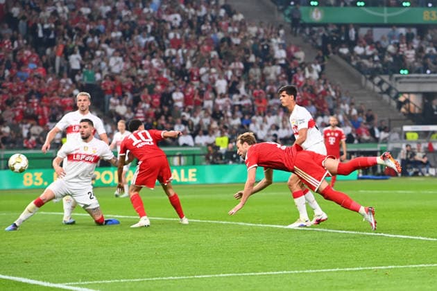 Tor Harry KANE (Bayern Muenchen) zum 1-0,Aktion,Kopfball. Fussball 83. DFB Pokal Finale 2026 FC Bayern Muenchen - VfB Stuttgart 3-0 am 23.05.2026, Olympiastadion in Berlin. DFL DFB regulations prohibit any use of photographs as image sequences and or quasi-video