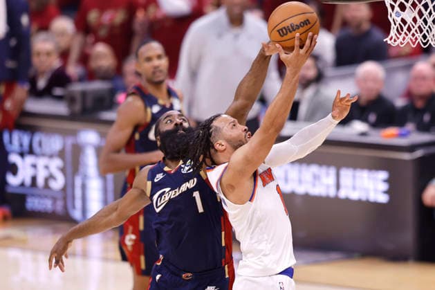 New York Knicks Jalen Brunson (11) scores past Cleveland Cavaliers James Harden (1) during the first quarter of their Eastern Conference Final game in Cleveland, Ohio Saturday May 23, 2026.  CLE20260523106 AARONxJOSEFCZYK