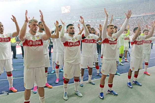 23.05.26 DFB-Pokal Finale 2026 FC Bayern München - VfB Stuttgart Deutschland, Berlin, 23.05.2026, Fussball, Saison 2025 2026, DFB-Pokal Finale 2026 Berlin, FC Bayern München - VfB Stuttgart: Team Mannschaft Spieler VfB Stuttgart Enttäuschung nach Spielende.