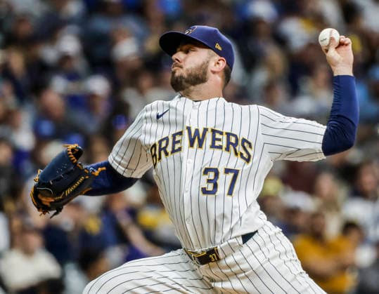 Milwaukee Brewers relief pitcher DL Hall throws in the eighth inning of the MLB, Baseball Herren, USA game between the Los Angeles Dodgers and the Milwaukee Brewers at American Family Field in Milwaukee, Wisconsin on Saturday, May 23, 2026.  MIL20260523830 TANNENxMAURY