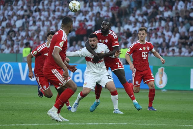 23.05.26 DFB-Pokal Finale 2026 FC Bayern München - VfB Stuttgart Deutschland, Berlin, 23.05.2026, Fussball, Saison 2025 2026, DFB-Pokal Finale 2026 Berlin, FC Bayern München - VfB Stuttgart: Deniz Undav, VfB, Mitte, Dayot Upamecano, rechts daneben, Bayern.
