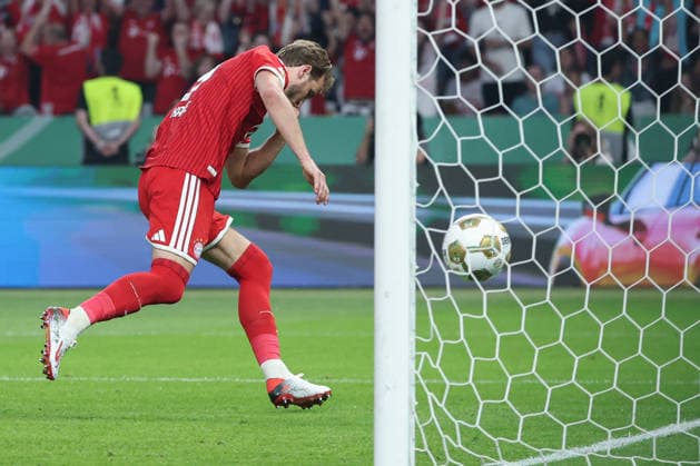 DFB Pokalfinale - FC Bayern München - VfB Stuttgart am 23.05.2026 im Olympiastadion in Berlin Jubel, Torjubel, Torschuetze, Torschütze Harry Kane (Muenchen 9) jubelt nach seinem Tor zum 1 zu 0