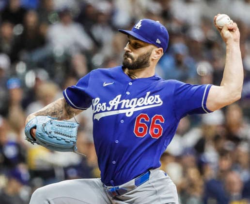 Los Angeles Dodgers relief pitcher Tanner Scott throws in the eighth inning of the MLB, Baseball Herren, USA game between the Los Angeles Dodgers and the Milwaukee Brewers at American Family Field in Milwaukee, Wisconsin on Saturday, May 23, 2026. The Dodgers defeated the Brewers 11-3.  MIL20260523837 TANNENxMAURY