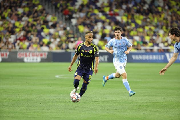 May 23, 2026: Nashville SC midfielder Hany Mukhtar (10) controls the ball during a MLS, Fussball Herren, USA match between New York City FC and Nashville SC at Geodis Park in Nashville, TN. CSM MLS 2026: New York City FC Vs Nashville SC MAY 23  - ZUMAc04_ 20260523_zma_c04_093 Copyright: xStephenxFurstx
