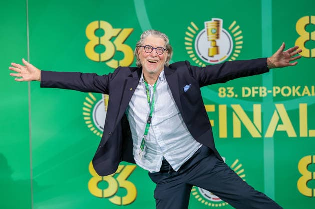 23.05.2026, Fußball, 83. DFB-Pokal Finale, FC Bayern München - VfB Stuttgart, Olympioastadion Berlin, Saison 2025 2026: Harald Anton Toni Schumacher beim walk über den Grünen Teppich vor dem Spiel DFB regulations prohibit any use of photographs as image sequences and or quasi-video. Berlin Deutschland