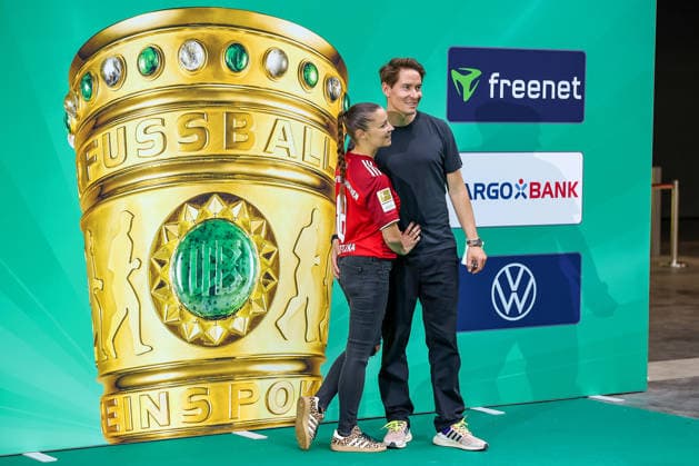 23.05.2026, Fußball, 83. DFB-Pokal Finale, FC Bayern München - VfB Stuttgart, Olympioastadion Berlin, Saison 2025 2026: Prominente Gäste beim walk über den Grünen Teppich vor dem Spiel DFB regulations prohibit any use of photographs as image sequences and or quasi-video. Berlin Deutschland