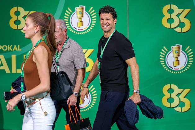 23.05.2026, Fußball, 83. DFB-Pokal Finale, FC Bayern München - VfB Stuttgart, Olympioastadion Berlin, Saison 2025 2026: Michael Ballack beim walk über den Grünen Teppich vor dem Spiel DFB regulations prohibit any use of photographs as image sequences and or quasi-video. Berlin Deutschland