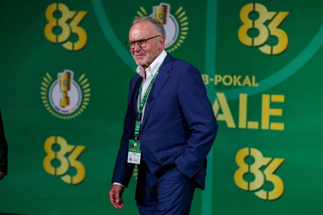 23.05.2026, Fußball, 83. DFB-Pokal Finale, FC Bayern München - VfB Stuttgart, Olympioastadion Berlin, Saison 2025 2026: Aufsichtsratsmitglied Karl-Heinz Rummenigge (FC Bayern Muenchen) beim walk über den Grünen Teppich vor dem Spiel DFB regulations prohibit any use of photographs as image sequences and or quasi-video. Berlin Deutschland