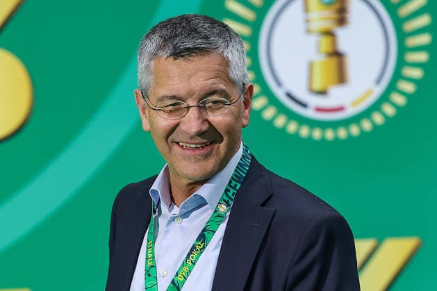 23.05.2026, Fußball, 83. DFB-Pokal Finale, FC Bayern München - VfB Stuttgart, Olympioastadion Berlin, Saison 2025 2026: Präsident Bayern Herbert HAINER beim walk über den Grünen Teppich vor dem Spiel DFB regulations prohibit any use of photographs as image sequences and or quasi-video. Berlin Deutschland