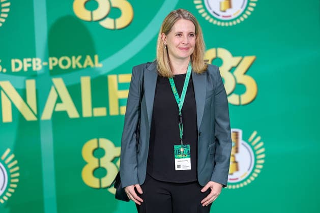 23.05.2026, Fußball, 83. DFB-Pokal Finale, FC Bayern München - VfB Stuttgart, Olympioastadion Berlin, Saison 2025 2026: Verena Hubertz Bauministerin Ministerin Bundesbauministerin (SPD) Politikerin beim walk über den Grünen Teppich vor dem Spiel DFB regulations prohibit any use of photographs as image sequences and or quasi-video. Berlin Deutschland