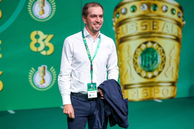 23.05.2026, Fußball, 83. DFB-Pokal Finale, FC Bayern München - VfB Stuttgart, Olympioastadion Berlin, Saison 2025 2026: Berater Philipp Lahm (VfB Stuttgart pl) beim walk über den Grünen Teppich vor dem Spiel DFB regulations prohibit any use of photographs as image sequences and or quasi-video. Berlin Deutschland