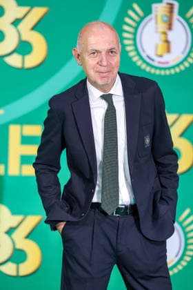 23.05.2026, Fußball, 83. DFB-Pokal Finale, FC Bayern München - VfB Stuttgart, Olympioastadion Berlin, Saison 2025 2026: DFB-Präsident Bernd Neuendorf walk über den Grünen Teppich vor dem Spiel DFB regulations prohibit any use of photographs as image sequences and or quasi-video. Berlin Deutschland