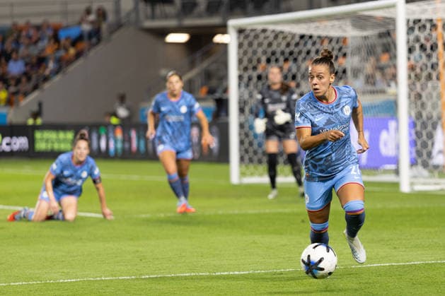 May 23, 2026, Houston, Texas, USA: Houston Dash defender LISA BOATTIN (27) runs with the ball during the first half of an NWSL match between Angel City FC and the Houston Dash on May 23, 2026, at Shell Energy Stadium in Houston, Texas. Houston USA - ZUMAg287 20260523_zsp_g287_052 Copyright: xMatthewxGuzmanx