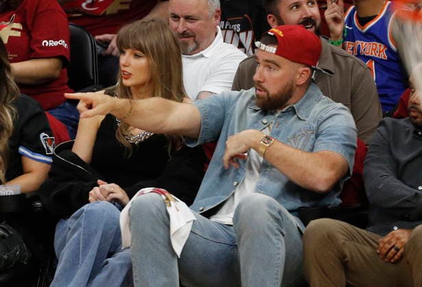 NBA, Basketball Herren, USA East Conference Finals Game 3 - New York Knicks at Cleveland Cavaliers Travis Kelce (R) and Taylor Swift (L) in attendance during game 3 of the NBA East Conference Finals between the Cleveland Cavaliers and the New York Knicks in Cleveland, Ohio, USA, 23 May 2026. Cleveland United States  Copyright: xDAVIDxMAXWELLx