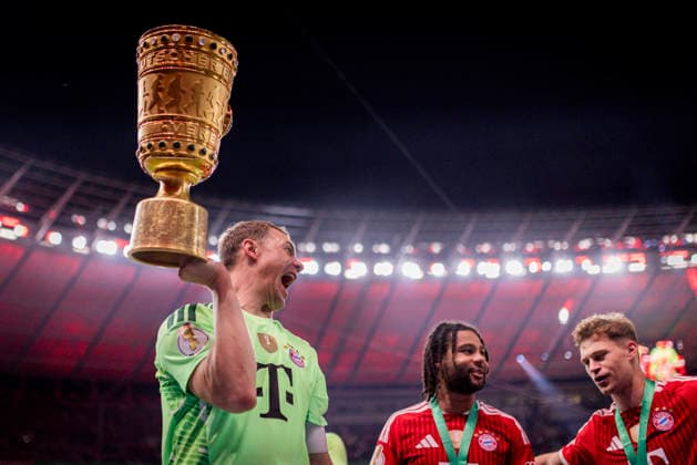Berlin, Germany. 23rd Mai 2026. Jubel Manuel Neuer (FCB) mit Pokal Bayern München - VfB Stuttgart 23.05.2026