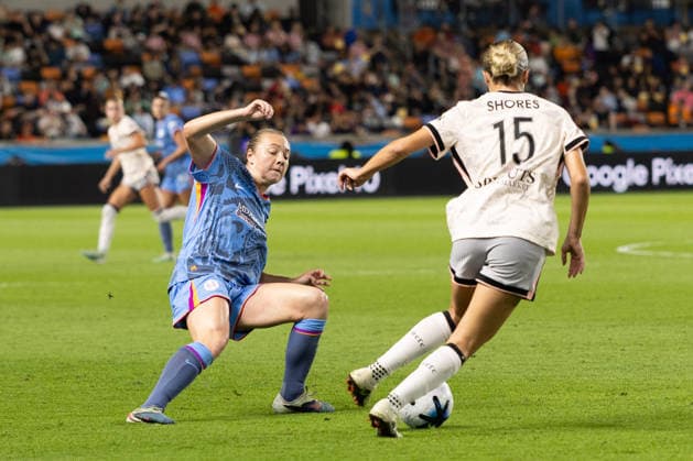 May 23, 2026, Houston, Texas, USA: Houston Dash defender AVERY PATTERSON (15) slides for the ball from Angel City defender EVELYN SHORES (15) during the second half of an NWSL match between Angel City FC and the Houston Dash on May 23, 2026, at Shell Energy Stadium in Houston, Texas. Houston USA - ZUMAg287 20260523_zsp_g287_022 Copyright: xMatthewxGuzmanx
