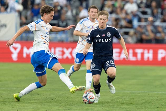 SAN DIEGO, CA - MAY 23: San Diego FC midfielder Onni Valakari (8) and Vancouver Whitecaps FC defender Tate Johnson (28) compete for the ball during a MLS, Fussball Herren, USA match between Vancouver Whitecaps FC and San Diego FC on May 23, 2026 at Snapdragon Stadium in San Diego, CA. (Photo by Karl Anderson Icon Sportswire) SOCCER: MAY 23 MLS San Diego FC vs Vancouver Whitecaps FC EDITORIAL USE ONLY Icon272260523013