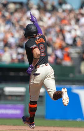 MLB, Baseball Herren, USA 2026: Chicago Vs San Francisco MAY 23 May 23 2026 San Francisco shortstop Willy Adames (2)hits a solo home run in the eight inning reacts to the fans during the MLB game between Chicago White Sox and the San Francisco Giants. Thurman James CSM (Credit Image: Â Thurman James Cal Media) San Francisco Ca USA EDITORIAL USE ONLY Copyright: xx ZUMA-20260523_zma_c04_105.jpg ThurmanxJamesx csmphotothree491527