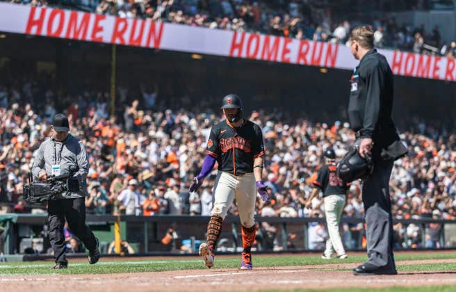 MLB, Baseball Herren, USA 2026: Chicago Vs San Francisco MAY 23 May 23 2026 San Francisco shortstop Willy Adames (2)hits a solo home run in the 8th inning during the MLB game between Chicago White Sox and the San Francisco Giants. Thurman James CSM (Credit Image: Â Thurman James Cal Media) San Francisco Ca USA EDITORIAL USE ONLY Copyright: xx ZUMA-20260523_zma_c04_109.jpg ThurmanxJamesx csmphotothree491528