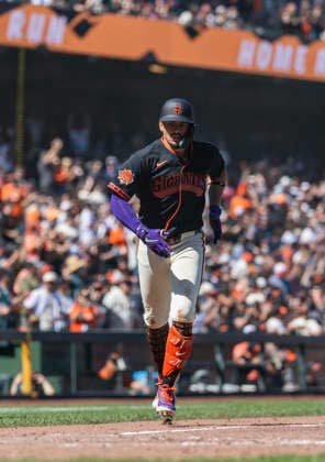 MLB, Baseball Herren, USA 2026: Chicago Vs San Francisco MAY 23 May 23 2026 San Francisco shortstop Willy Adames (2)hits a solo home run in the 8th inning during the MLB game between Chicago White Sox and the San Francisco Giants. Thurman James CSM (Credit Image: Â Thurman James Cal Media) San Francisco Ca USA EDITORIAL USE ONLY Copyright: xx ZUMA-20260523_zma_c04_108.jpg ThurmanxJamesx csmphotothree491529