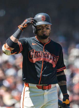 MLB, Baseball Herren, USA 2026: Chicago Vs San Francisco MAY 23 May 23 2026 San Francisco second baseman Luis Arraez (1)walks up to bat during the MLB game between Chicago White Sox and the San Francisco Giants. Thurman James CSM (Credit Image: Â Thurman James Cal Media) San Francisco Ca USA EDITORIAL USE ONLY Copyright: xx ZUMA-20260523_zma_c04_116.jpg ThurmanxJamesx csmphotothree491534