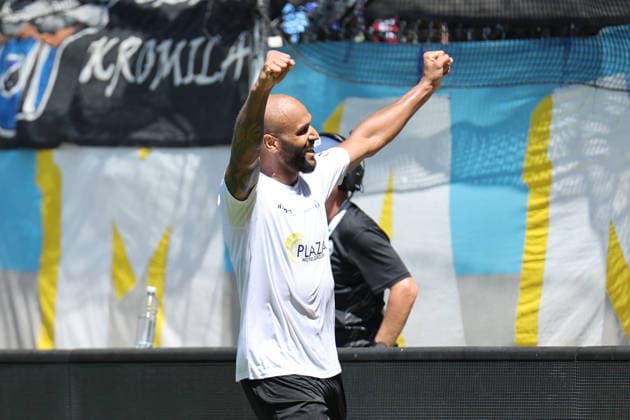 Terrence Boyd (SV Waldhof Mannheim, 13) lässt sich für seine Vorlage von den Fans feiern beim BfV-Pokalfinale VfR Mannheim - SV Waldhof Mannheim 07 am 23.05.26 in Carl Benz Stadion, Mannheim xamx Foto: Alfio Marino