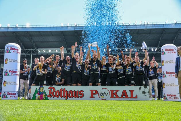 Der SV Waldhof Mannheim hat den BfV Rothaus Pokal gewonnen beim BfV-Pokalfinale VfR Mannheim - SV Waldhof Mannheim 07 am 23.05.26 in Carl Benz Stadion, Mannheim xamx Foto: Alfio Marino