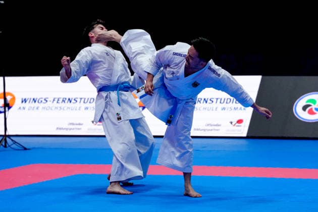 Deutschland: EKF Karate Europameisterschaft Seniors 2026 - Eissporthalle, Frankfurt: Das Kata Team Deutschland (Berner, Mathes, Pattanasakoo) im Kampf um die Bronzemedaille gegen das Team Portugal (Mateus, Neto, Oliveira, Vieira) Frankfurt am Main Eissporthalle Frankfurt Hessen Deutschland Copyright: xKjetilxWaberx
