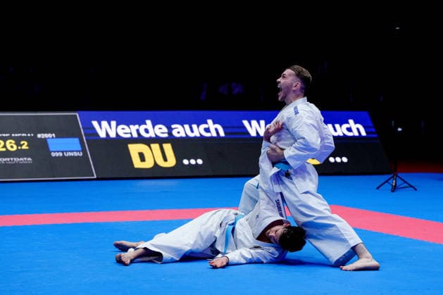 Deutschland: EKF Karate Europameisterschaft Seniors 2026 - Eissporthalle, Frankfurt: Das Kata Team Deutschland (Berner, Mathes, Pattanasakoo) im Kampf um die Bronzemedaille gegen das Team Portugal (Mateus, Neto, Oliveira, Vieira) Frankfurt am Main Eissporthalle Frankfurt Hessen Deutschland Copyright: xKjetilxWaberx