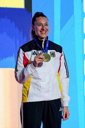 Deutschland: EKF Karate Europameisterschaft Seniors 2026 - Eissporthalle, Frankfurt: Johanna Kneer mit der Bronzemedaille Frankfurt am Main Eissporthalle Frankfurt Hessen Deutschland Copyright: xKjetilxWaberx